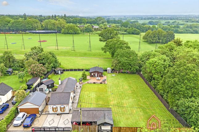 Wellington Road, Hullbridge 2 bed detached bungalow for sale