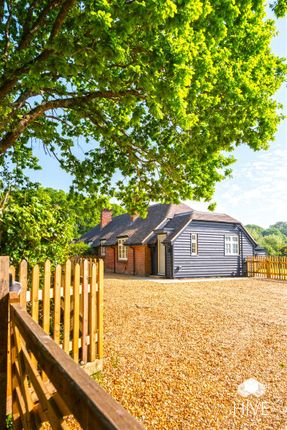 Batterley Drove, Cranborne BH21 2 bed bungalow for sale