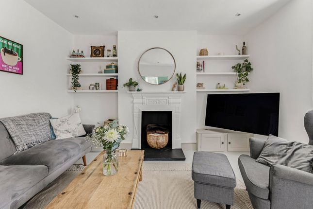 Hornsey Lane Gardens, Highgate 2 bed apartment for sale