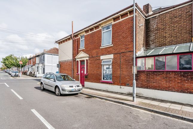 4 bed end terrace house
