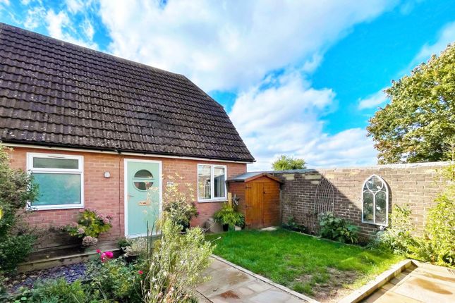 London Road, Romford, RM7 2 bed end of terrace house for sale