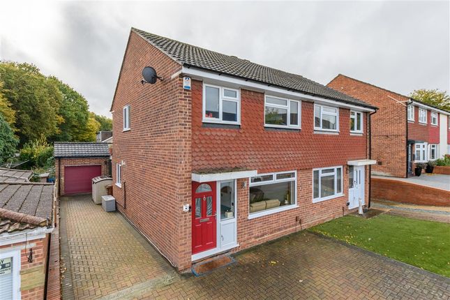 Medlar Grove, Hempstead, Gillingham... 3 bed semi