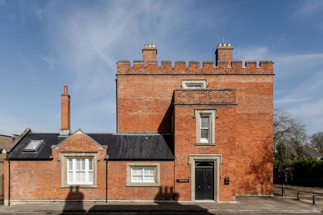 4 bedroom semi-detached house for sale