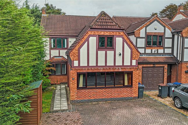 4 bed detached house