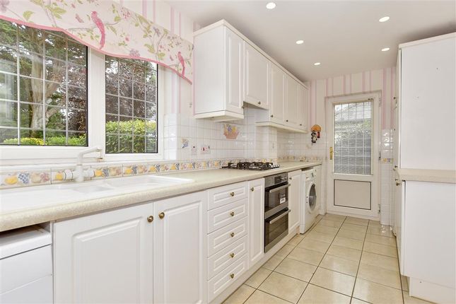 Queens Avenue, Birchington, Kent 3 bed detached house for sale