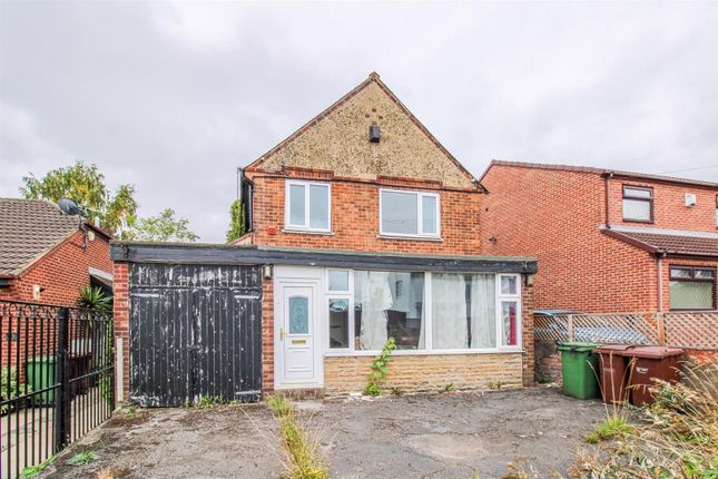 Cross Lane, Wakefield WF2 3 bed detached house for sale