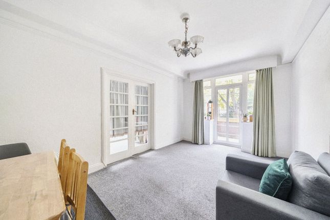 Belsize Avenue, London, NW3 2 bed flat for sale