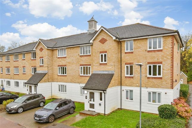 Chipstead Close, Sutton, Surrey 2 bed flat for sale