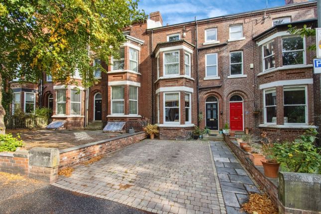 Westfield Grove, Wakefield WF1 5 bed terraced house for sale