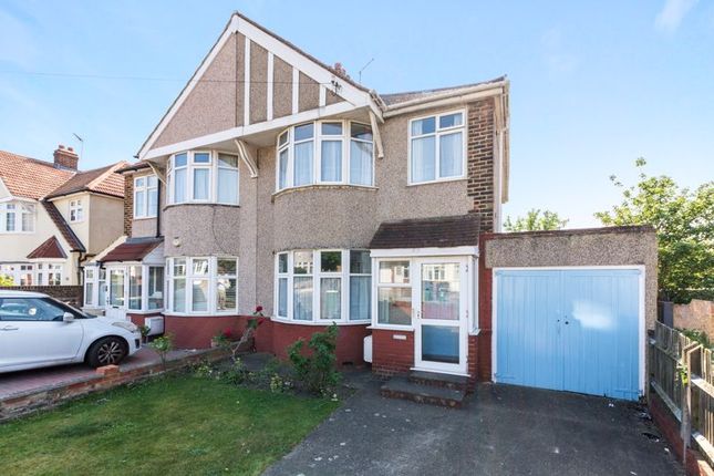Cambridge Avenue, Welling DA16 3 bed semi