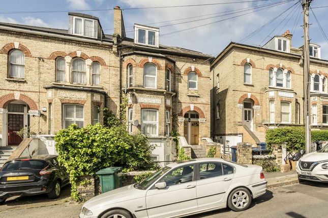 Second Avenue, London NW4 3 bed flat for sale