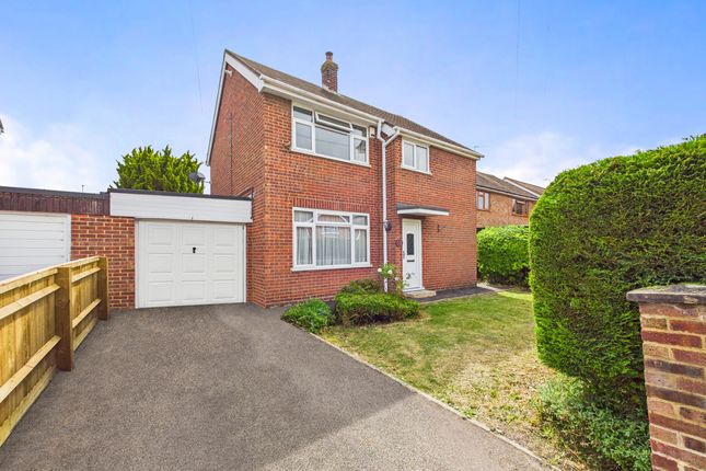 Benton Drive, Chinnor, Oxfordshire 3 bed detached house for sale