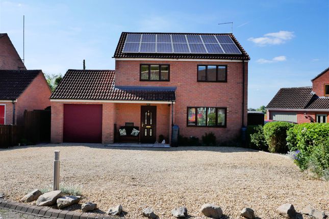 Fir Grove, Calne 4 bed detached house for sale