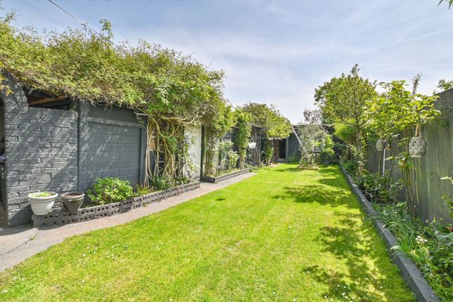 Berkhamsted Avenue, Wembley, HA9 4 bed house for sale