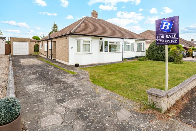 Lime Avenue, Upminster, RM14 3 bed semi