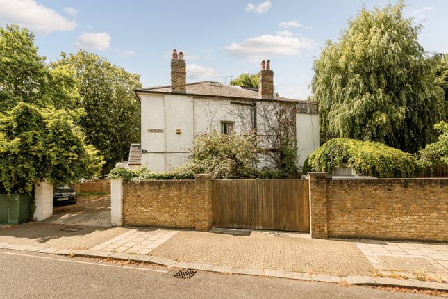 5 bedroom semi-detached house for sale
