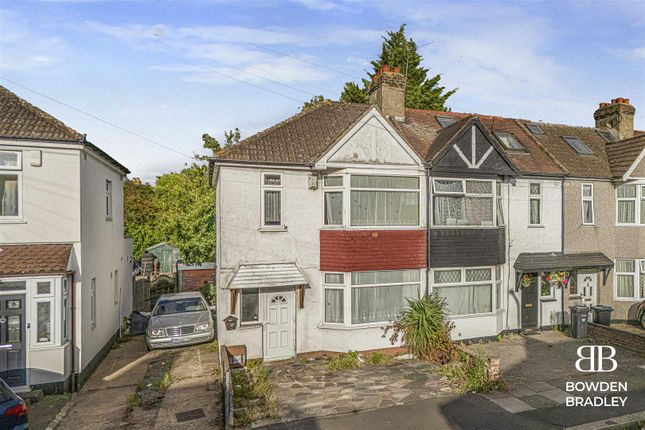 Trehearn Road, Hainault 3 bed end of terrace house for sale