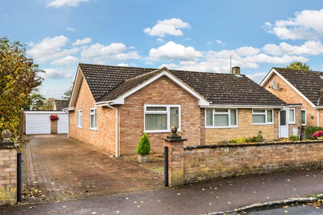 Burswin Road, Carterton, Oxfordshire... 3 bed detached bungalow for sale
