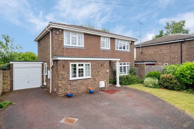 Bovingdon Heights, Buckinghamshire SL7 4 bed detached house for sale