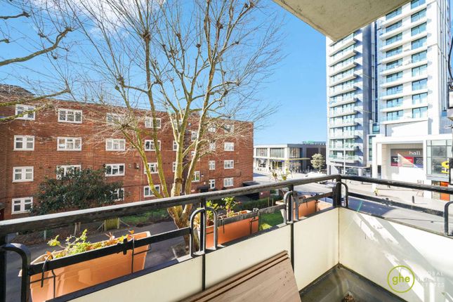 Conrad House, Nine Elms, London 2 bed flat for sale