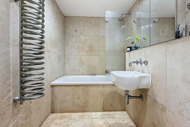 Falcon Drive, Cardiff, CF10 1 bed apartment for sale