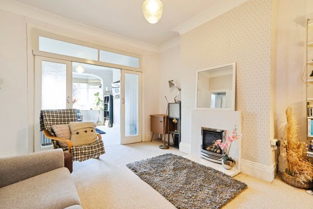 5 bedroom semi-detached house for sale