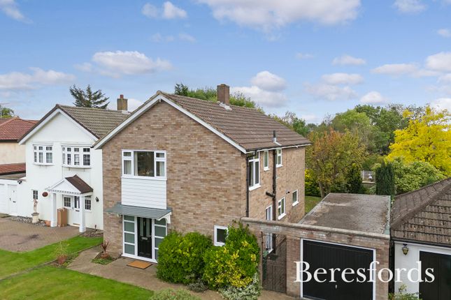 Ferndown, Emerson Park, RM11 4 bed detached house for sale