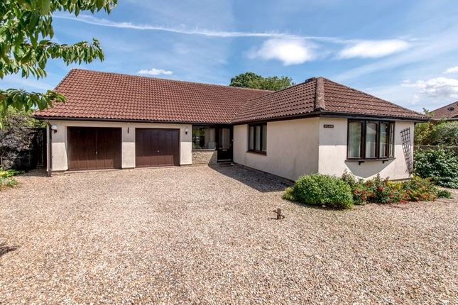 Greenway, Taunton TA2 3 bed detached bungalow for sale