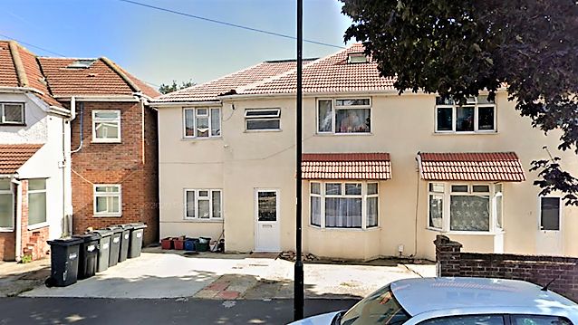 6 bed semi-detached house