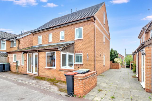 Gatehouse Court, Chilwell, Nottingham 3 bed semi