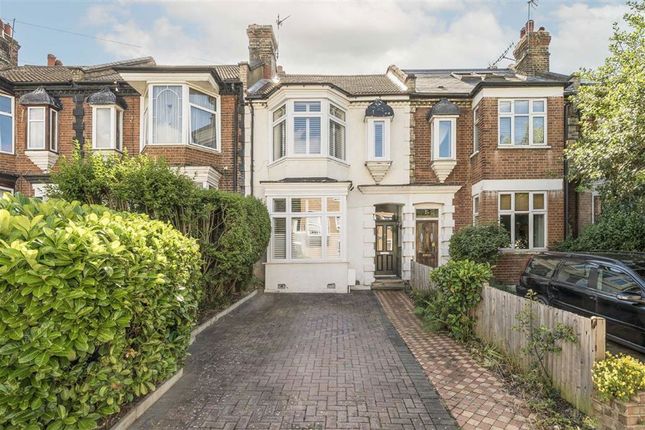 Wellington Gardens, London SE7 3 bed house for sale