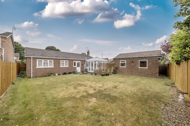 Hutchins Way, Surrey RH6 4 bed bungalow for sale