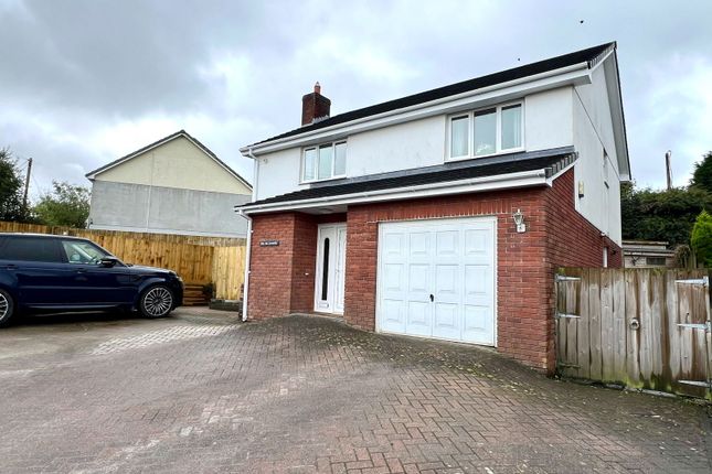 St. Austell PL26 4 bed detached house for sale