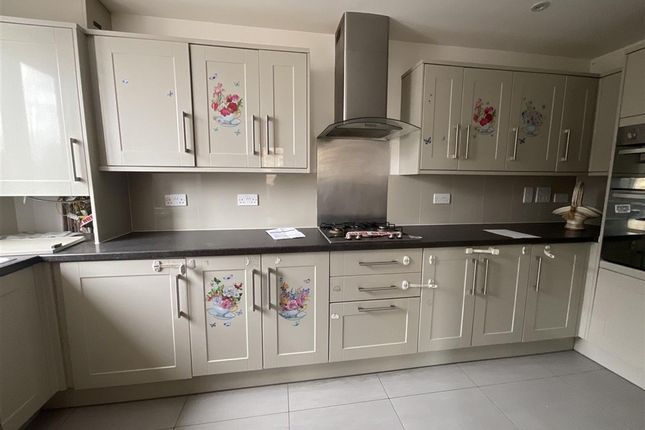 High Road, Ilford, Essex 2 bed apartment for sale