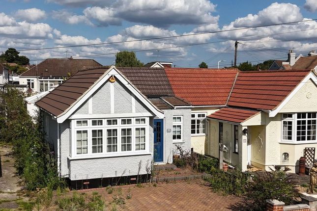 Court Avenue, Harold Wood RM3 2 bed semi