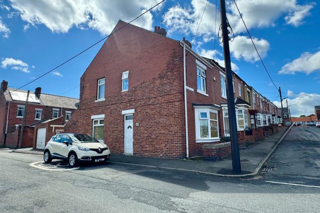 Duke Street, Seaham, County Durham, SR7 2 bed end of terrace house for sale