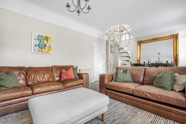 2 bedroom maisonette for sale