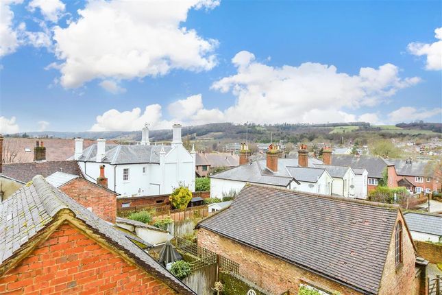 3 bedroom flat for sale