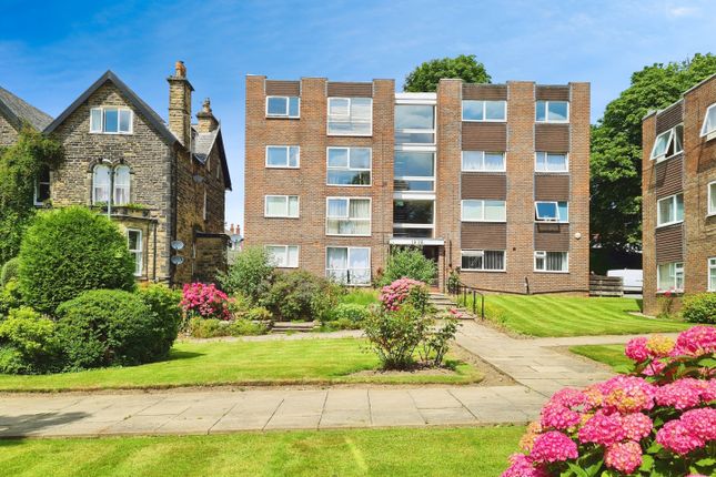 Kingsway Court, Leeds LS17 2 bed apartment for sale