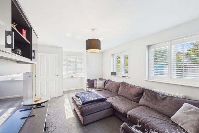 Ethel Bailey Close, Epsom, KT19 3 bed semi