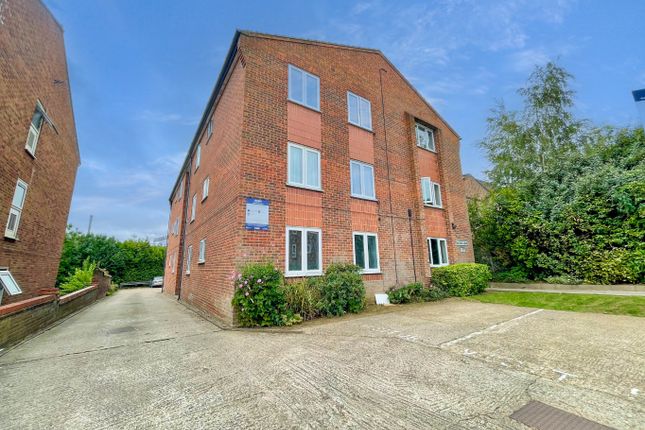 Deacons Court, Villa Road, Luton... 1 bed flat for sale