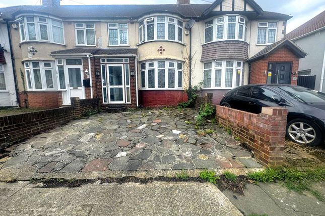 Stormount Drive, Hayes, Middlesex, UB3 3 bed terraced house for sale
