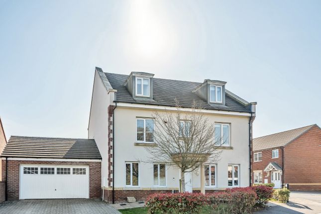 6 bed detached house