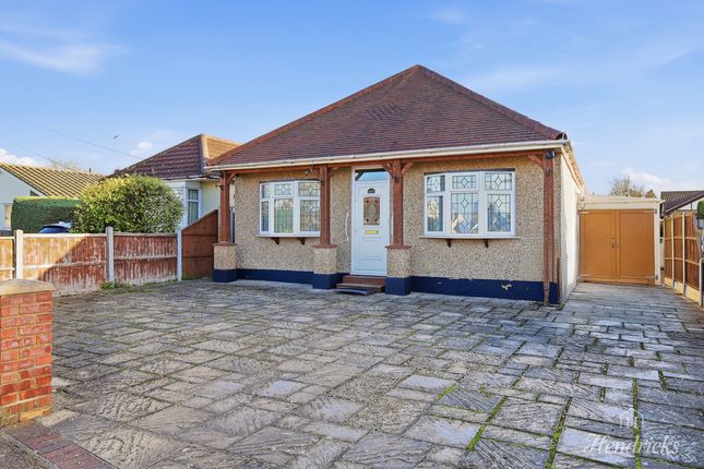 Church Road, Benfleet, SS7 4 3 bed bungalow for sale