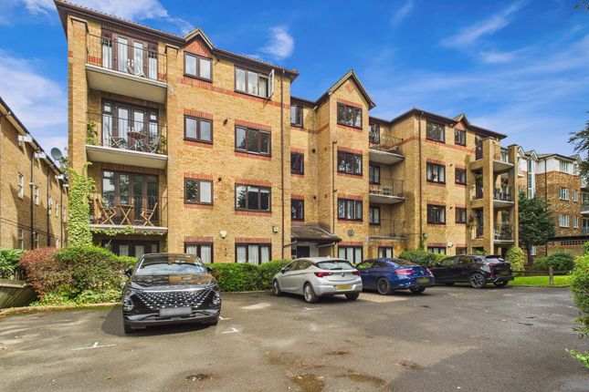 Balmoral Court, 35 The Avenue... 2 bed penthouse for sale