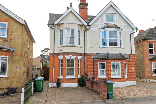 Hersham Road, Hersham Village KT12 3 bed semi