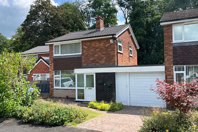 3 bedroom link detached house for sale
