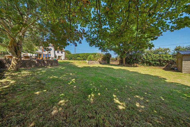 6 bedroom country house for sale