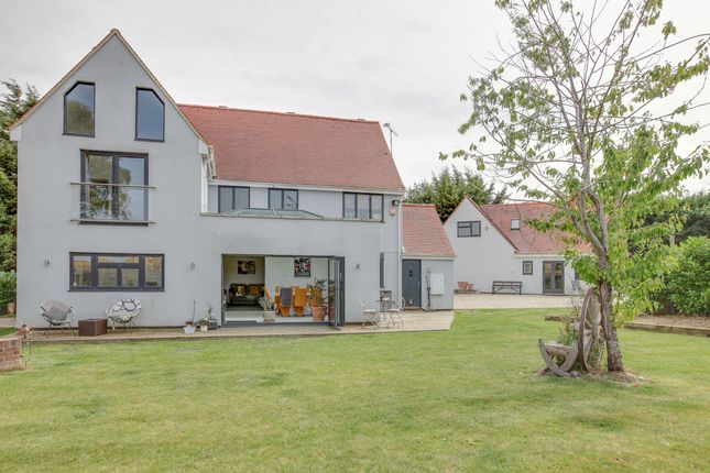 Cutlers Green Lane, Thaxted, CM6 4 bed detached house for sale