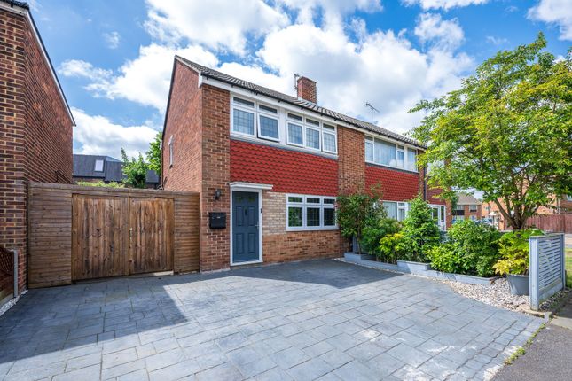 Appledore Crescent, Sidcup DA14 3 bed semi